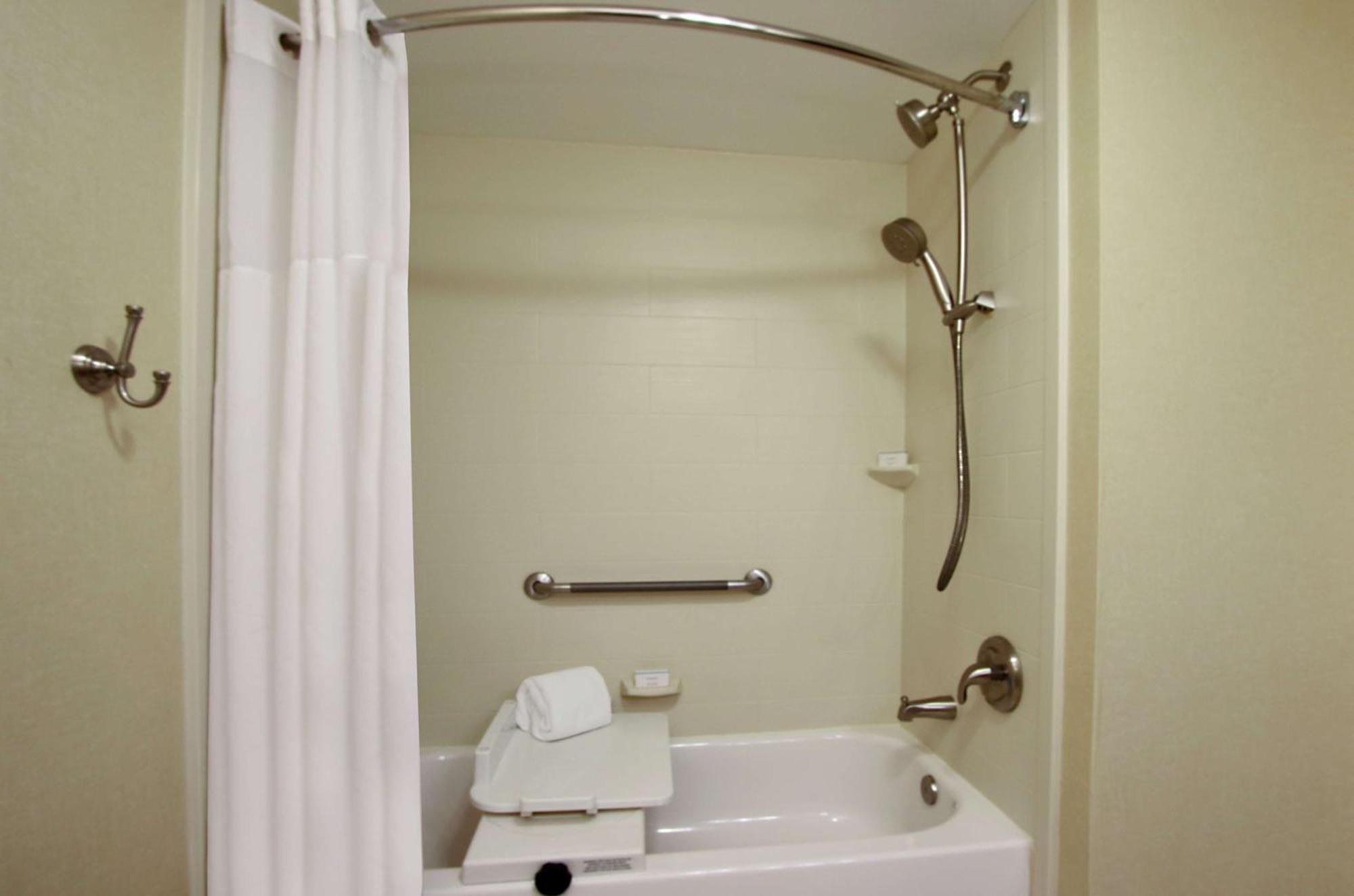 Hampton Inn Ashtabula Austinburg Екстер'єр фото